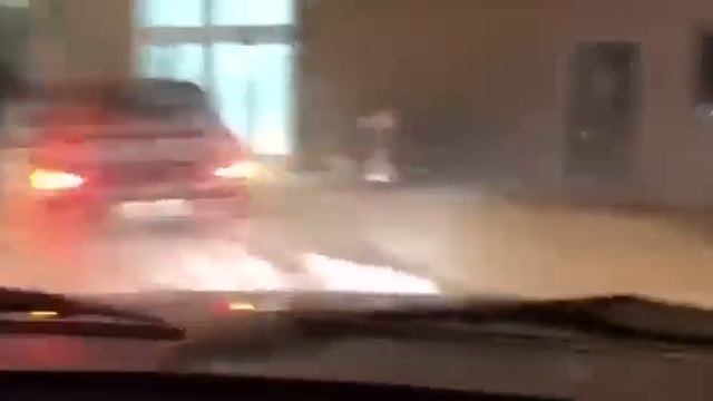 Машина въехала в Аэропорт Казань