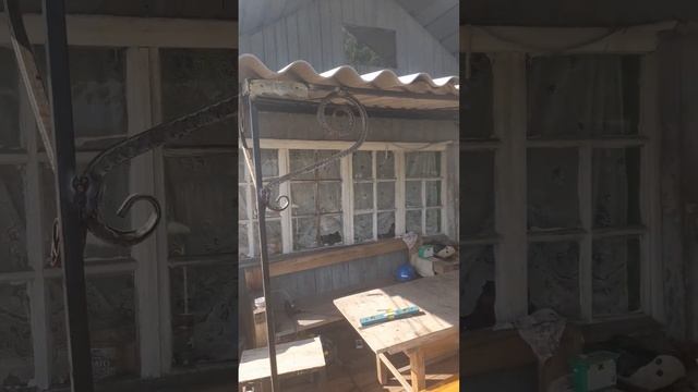 Навес на даче из профильной трубы 20×40