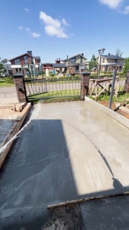 Объясняю зачем нужно обязательно это делать с бетоном в первое время