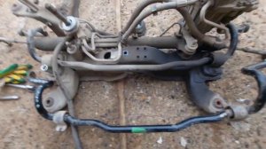 Снятый подрамник Opel Astra H с рулевой рейкой.