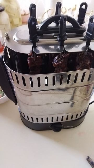 готовим шашлыки, с нашей электро-шашлычницей)
