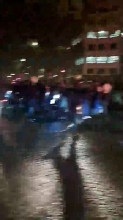 МИГРАНТЫ УСТРОИЛИ ПОГРОМЫ В ПАРИЖЕ: в Париже в толпу фанатов футбольного клуба учинили хаос.