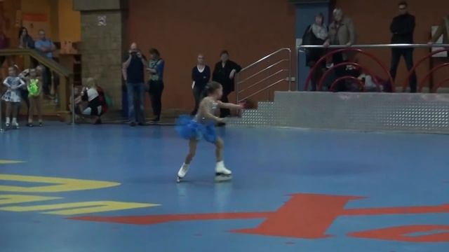 15 октября 2015г. Ролл Холл смотреть онлайн