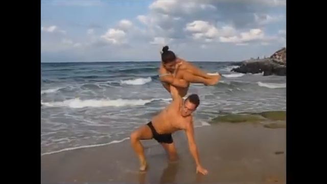 Приколы на пляже смотреть онлайн