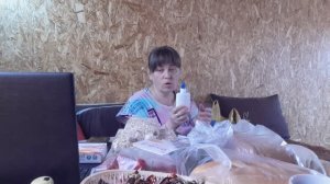 Посмотрим что купила в городе и протестировать нужно новое , попробовать подарки от Светочки ,Обед