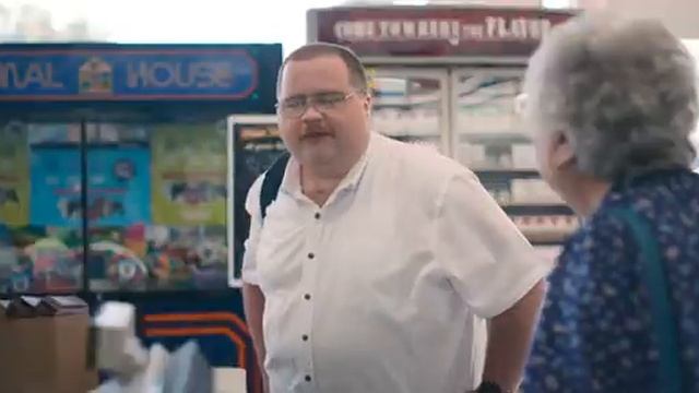 Толстяк всем грубит смотреть онлайн