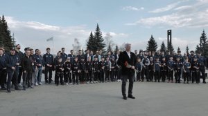 Возложение цветов к Вечному огню