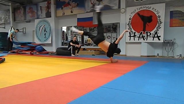 Clip  Jazz- Почти локтевой твист