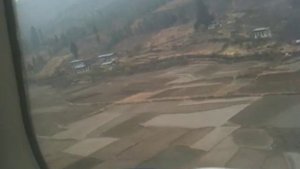Взлет из аэропорта Паро, Бутан (Runaway in Paro, Bhutan)