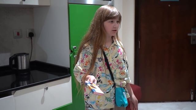 КРАСНАЯ ДВЕРЬ, ЖЕЛТАЯ ДВЕРЬ, ДВЕРЬ ЛЮБОГО ЦВЕТА! ПРИКЛ?