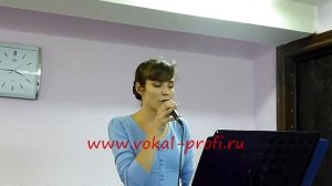 Дарья Победоносцева и Екатерина Федотьева на уроке вокала