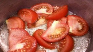 Булгур с овощами в кастрюле