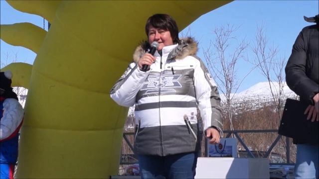 Елена Вяльбе открыла соревнования