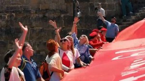 Развертывание Знамени Победы на крепости Нарын Кала