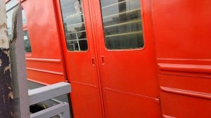 Электропоезд Победа ЭД4М-0086 До станции Ораниенбаум-1 Отправляется с платформы Ленинский Проспект