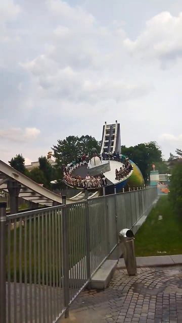 Я на атракционе, ВДНХ.