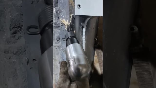 Пневмодолото для очистки старой краски на станке