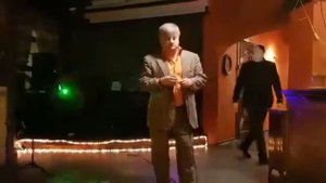 Олег Шпиклер- заслуженный артист цирка РФ, степ-шансонье, имитатор звуковых эффектов.