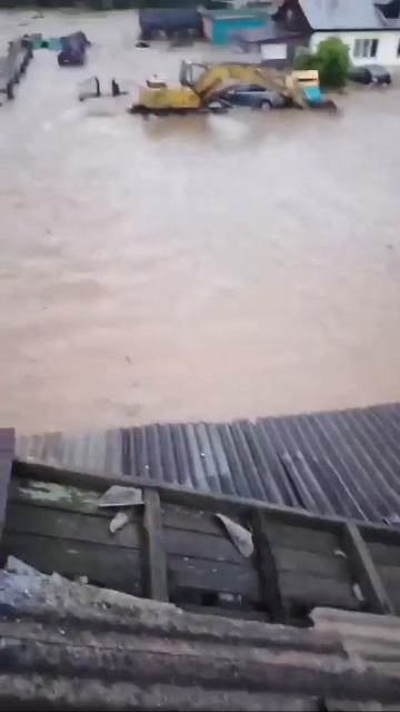 Дамба Киалим прорвало. Плотина. Карабаш. Челябинская о смотреть онлайн