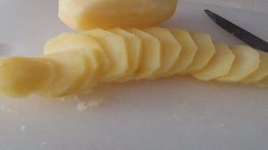 Запеченные куриные бёдрышки с картофелем