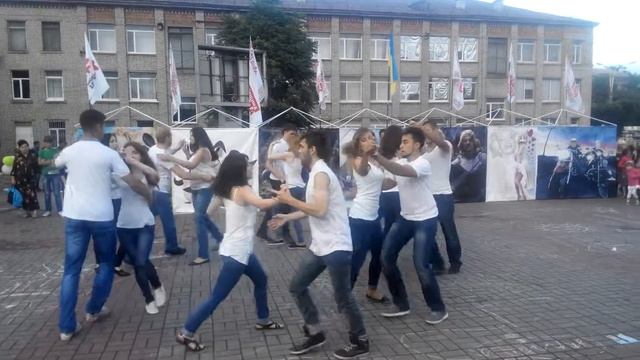 День молодежи, парк г. Днепродзержинск (Каменское). Сальса, сальса касино, руэда. смотреть онлайн