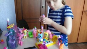 Марусины игры и игрушки. Песня шипучей вишенки ( пони бури).