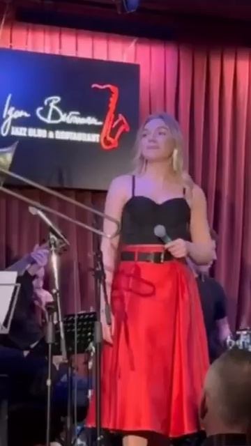 Недавно я снова выступала в джаз-клубе... #youtubeshorts #музы смотреть онлайн