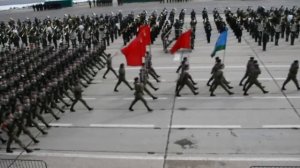 Тот самый Иван со смотра строя и песни завтра на параде Победы в Москве понесёт флаг ВДВ.