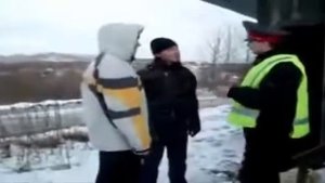 Прикольное видео, лучше бы на КАМАЗе поехали