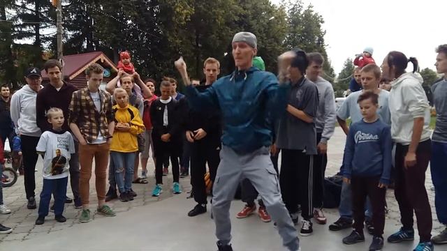 Стенка на стенку. Стиль на стиль. Dabstep pro смотреть онлайн