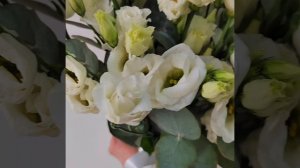 свадебный букет белый, белая эустома в букете, элегант