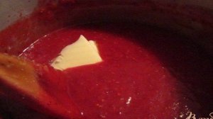 Говяжья печень с клюквенным соусом