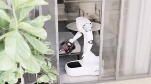 Знакомьтесь, это Anna - робот с ИИ, который просто круто выглядит и убирается в доме.