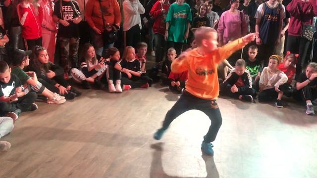 Hip-Hop VibeTeRRa Dance CentreАртём