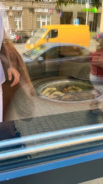 Как пекут хлеб в Ереване🇦🇲 #shorts #армения #лаваш #путе? смотреть онлайн