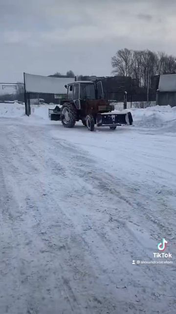 Трактор пашет смотреть онлайн