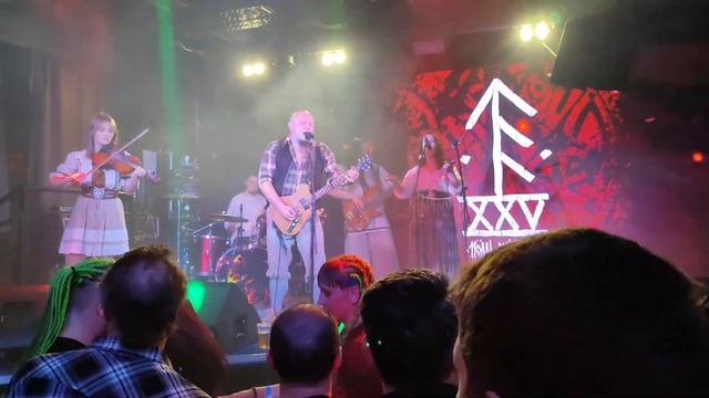 Тролль Гнёт Ель - День Святого Патрика (live) Орёл Rock-Star 15. смотреть онлайн