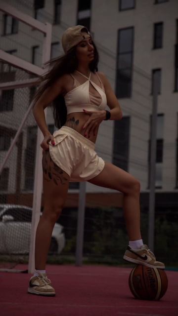 я конечно не модель, но у меня есть парочка прикольных смотреть онлайн