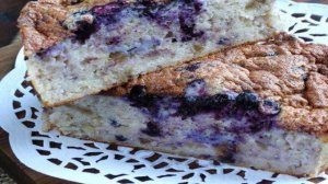 Творожно-черничная запеканка с белковой шапочкой