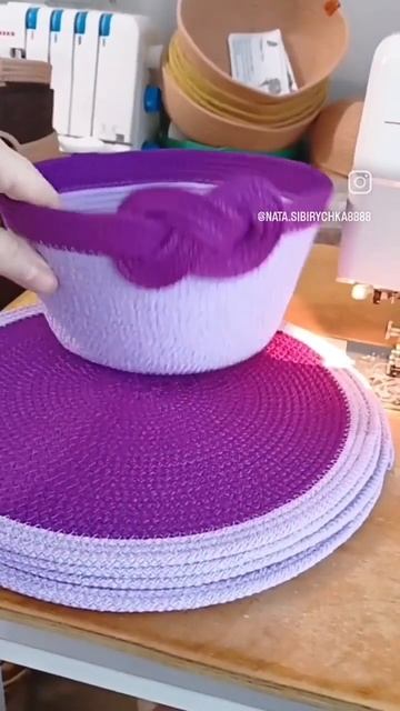 Красивый фиолетовый набор для сервировки стола. смотреть онлайн