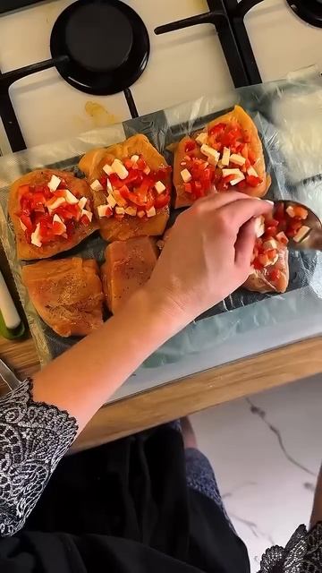 Когда ты молодая девушка, а у тебя дочка 18 лет смотреть онлайн