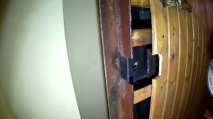 Точно такого НЕТ! Приходится  колхозить . Замена древнего замка на современный.