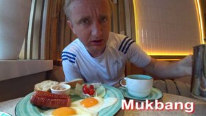 Мукбанг. Москва меня развратила. В этом городе очень много соблазна.