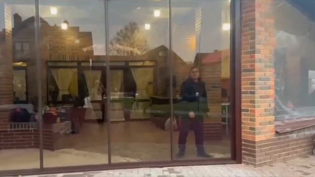 Остекление веранды 3,5 МЕТРА ВЫСОТОЙ! Ничего себе размерчик! #остеклениеверанды #остеклениетеррасы