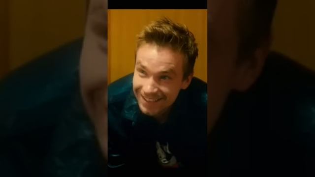 Шаурма, дружба и забавные моменты - что может быть лучш смотреть онлайн