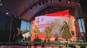 Наталья Михайлова и театр "Гавран". Выступление в Муринском парке .mp4