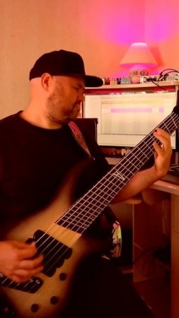 Обожаю записывать свой Dingwall ABZ Custom в рок миксы и не только. Моя домашняя студия  - работает