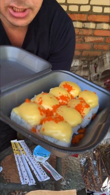 Доставка МИЛАНА ПИЦЦА! Плагиатор ест РОЛЛЫ и ПИЦЦУ смотреть онлайн