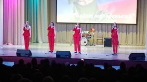 Солдат молоденький, исп. Вокальный ансамбль "Сюрприз"