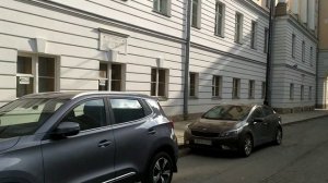 под небом голубым,есть город золотой..